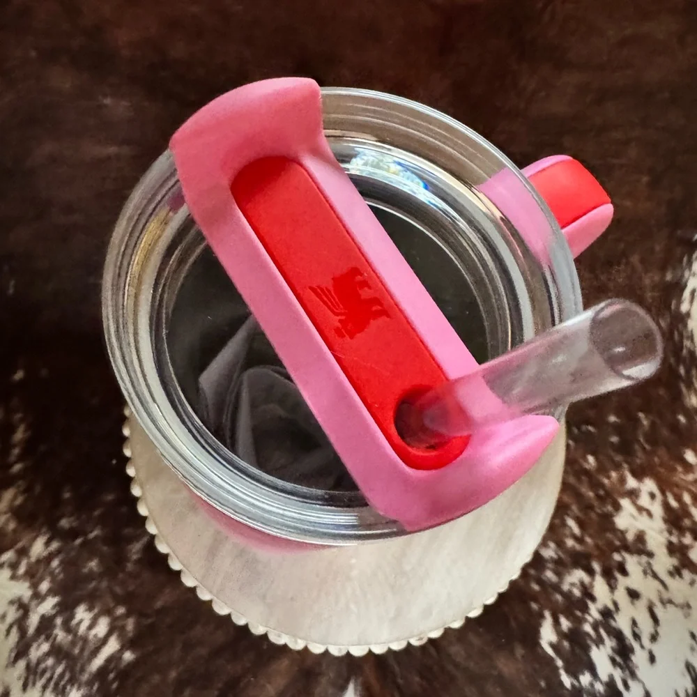 Stanley 2025 Valentines Day Pink 30oz Tumbler NEW Pink Red Hearts - Picture 4 of 5